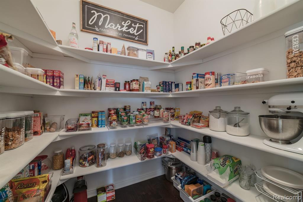 651 BAY POINTE Drive, Oxford, MI 48371 — Photo 16