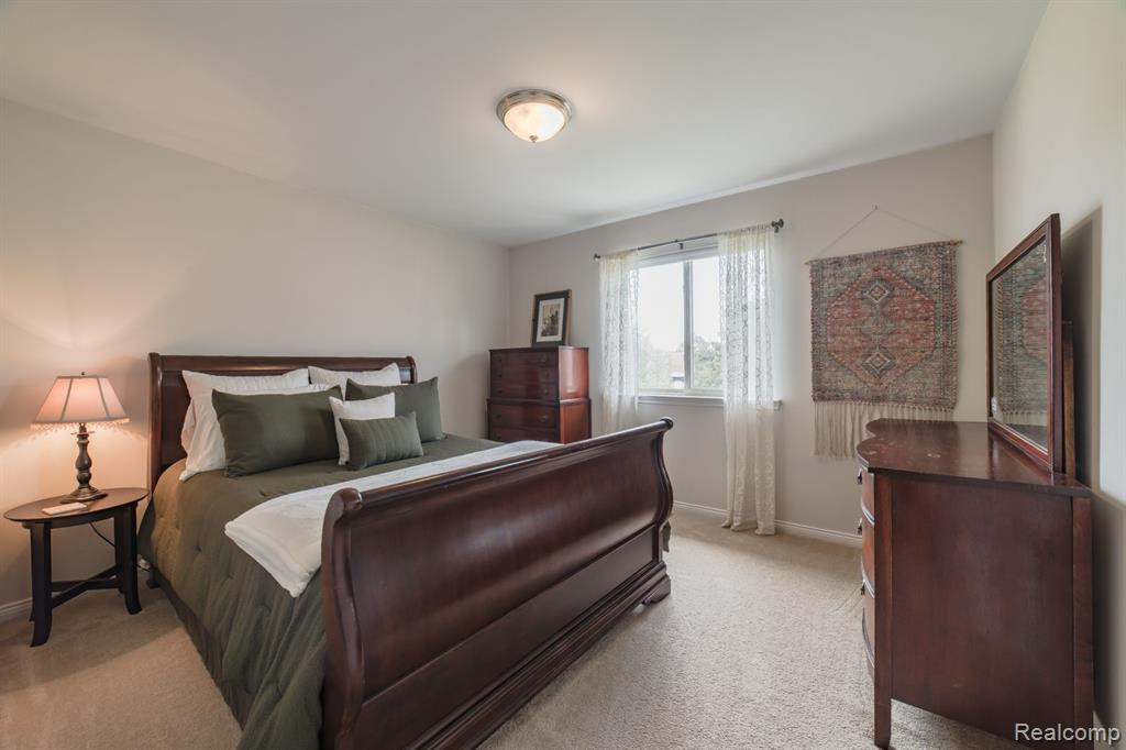 651 BAY POINTE Drive, Oxford, MI 48371 — Photo 21