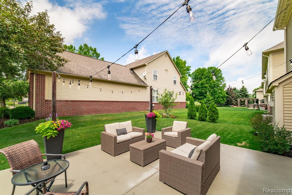 651 BAY POINTE Drive, Oxford, MI 48371 — Photo 33
