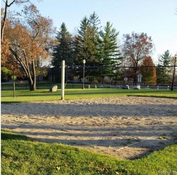 651 BAY POINTE Drive, Oxford, MI 48371 — Photo 46