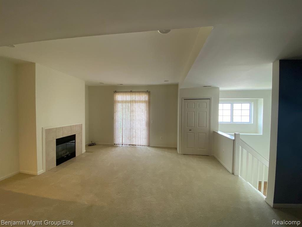 5595 TWIN OAKS Drive, Sterling Heights, MI 48314 — Photo 5