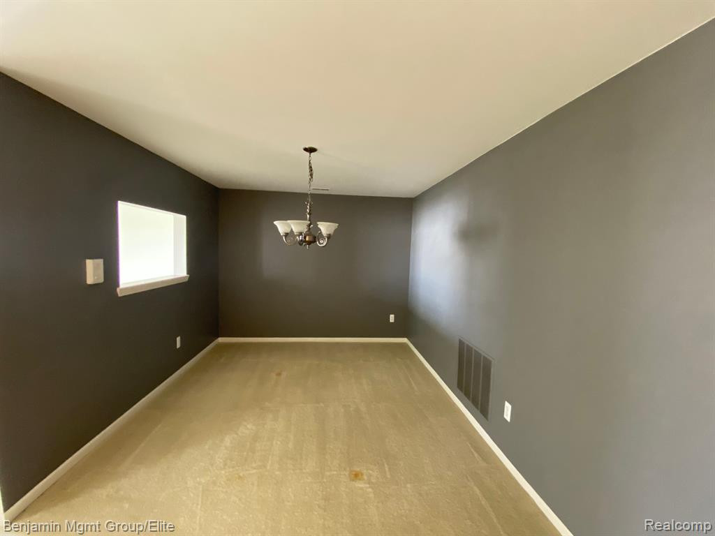 5595 TWIN OAKS Drive, Sterling Heights, MI 48314 — Photo 6