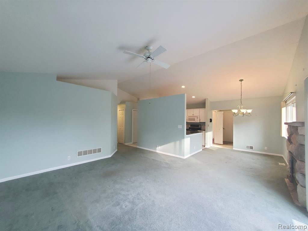 7299 Hawthorne Circle, Goodrich Vlg, MI — Photo 7