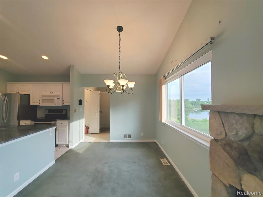 7299 Hawthorne Circle, Goodrich Vlg, MI — Photo 10