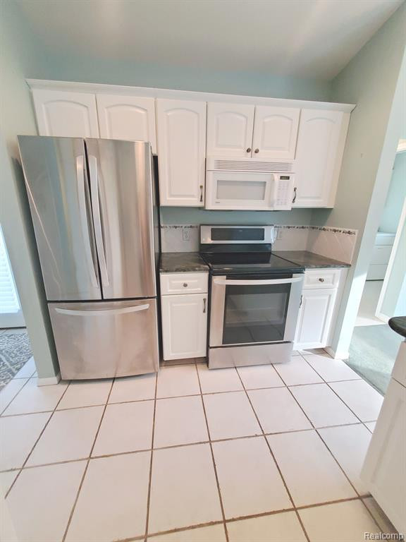 7299 Hawthorne Circle, Goodrich Vlg, MI — Photo 15