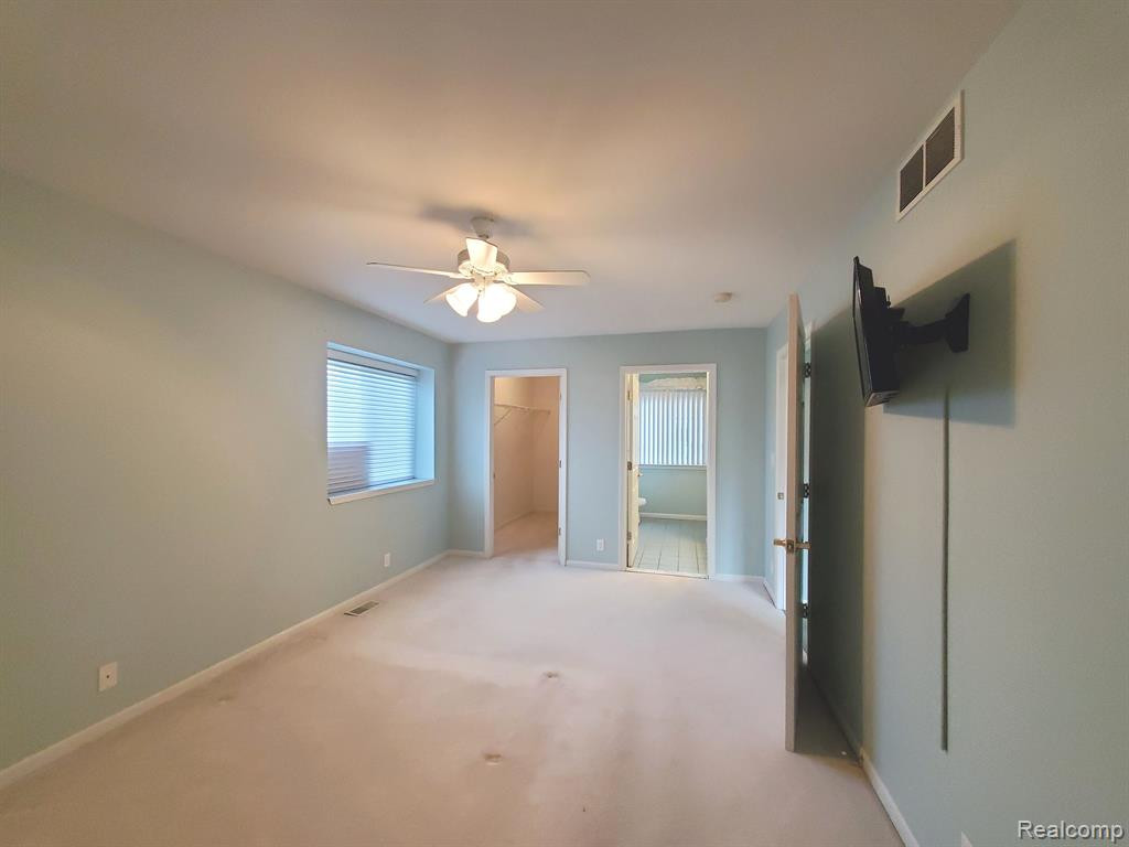 7299 Hawthorne Circle, Goodrich Vlg, MI — Photo 22