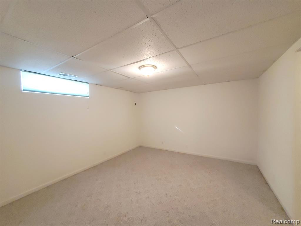 7299 Hawthorne Circle, Goodrich Vlg, MI — Photo 31
