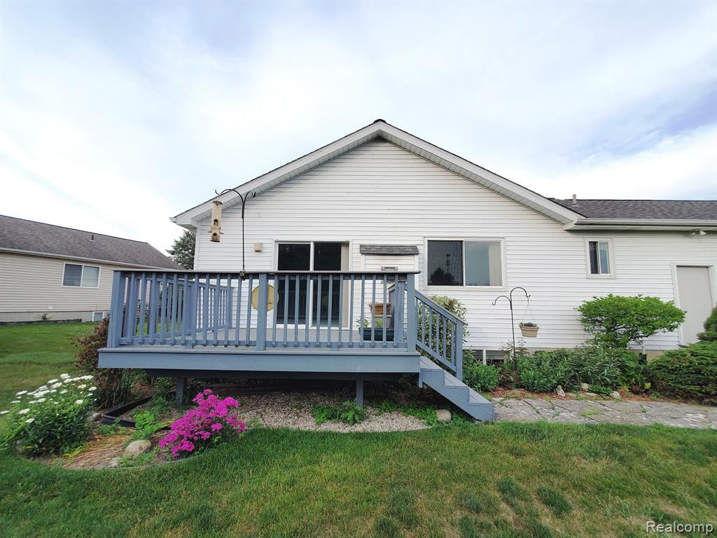 7299 Hawthorne Circle, Goodrich Vlg, MI — Photo 33
