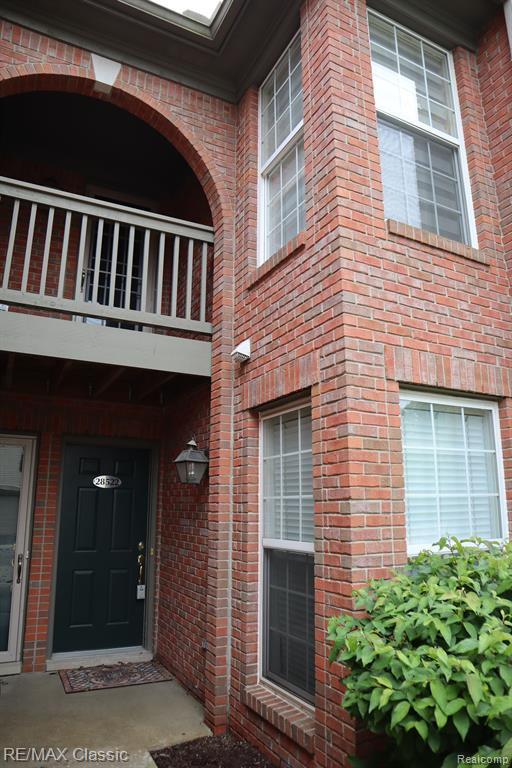 28522 CARLTON WAY Drive, Novi, MI 48377 — Photo 2