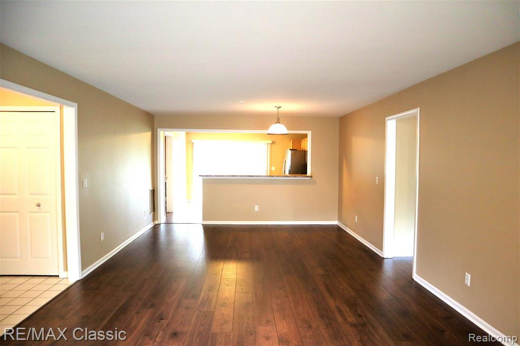 28522 CARLTON WAY Drive, Novi, MI 48377 — Photo 5