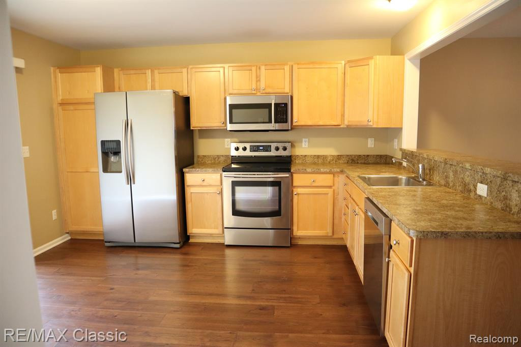 28522 CARLTON WAY Drive, Novi, MI 48377 — Photo 7