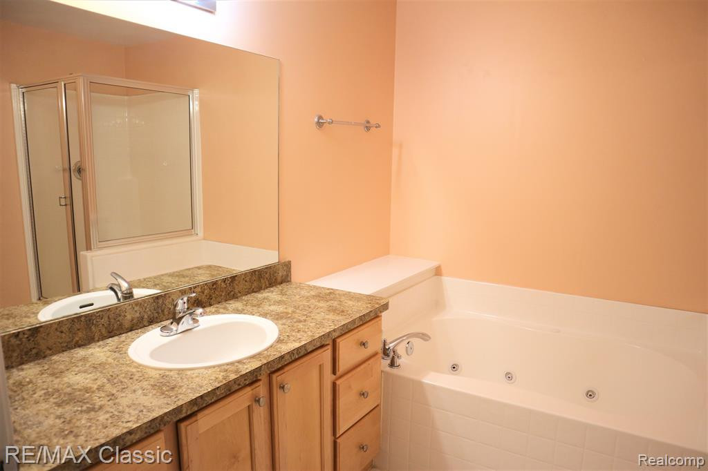 28522 CARLTON WAY Drive, Novi, MI 48377 — Photo 12