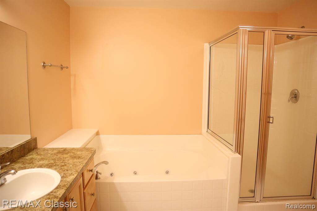 28522 CARLTON WAY Drive, Novi, MI 48377 — Photo 13