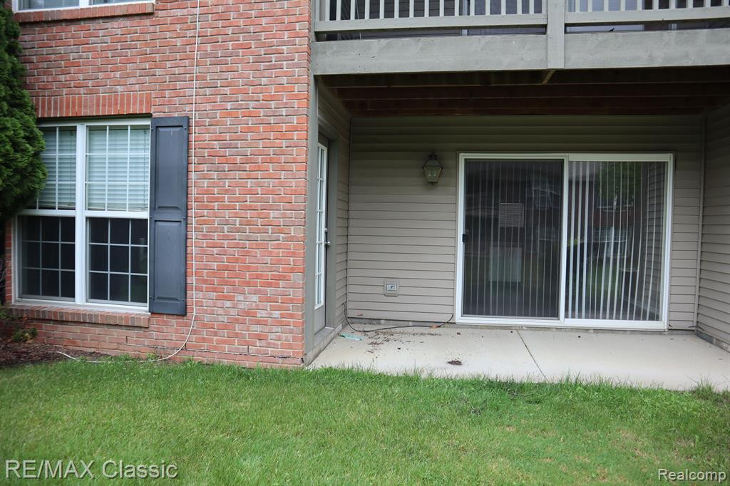 28522 CARLTON WAY Drive, Novi, MI 48377 — Photo 19