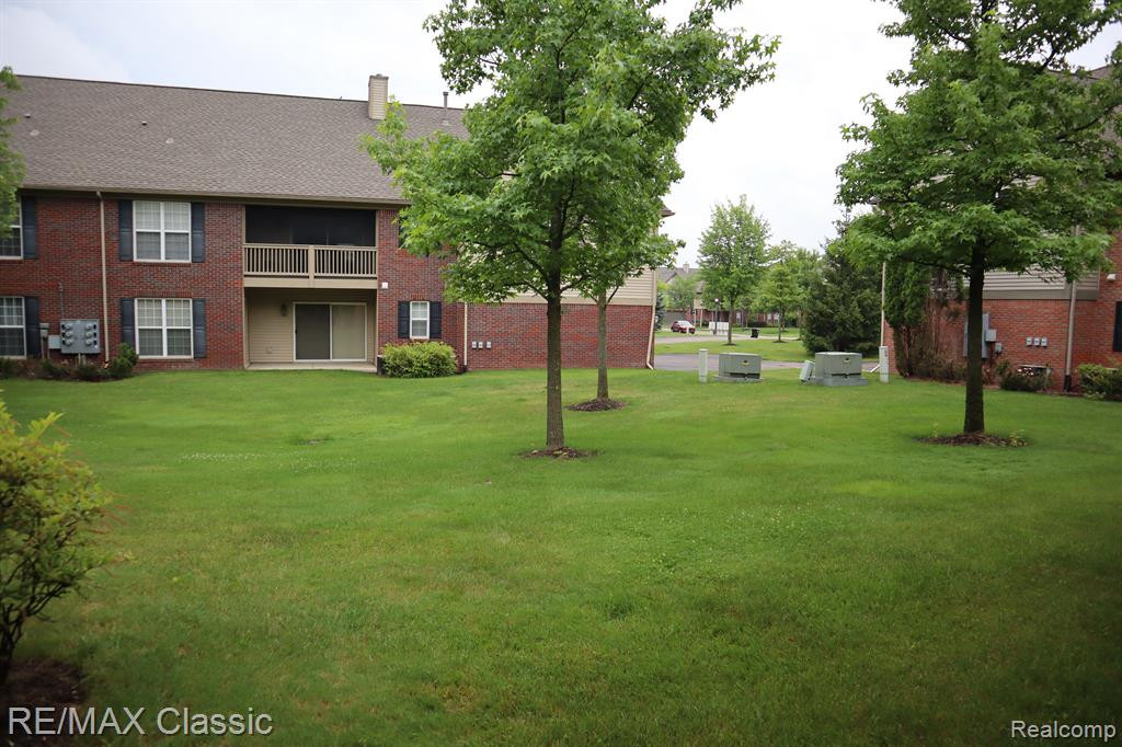28522 CARLTON WAY Drive, Novi, MI 48377 — Photo 20
