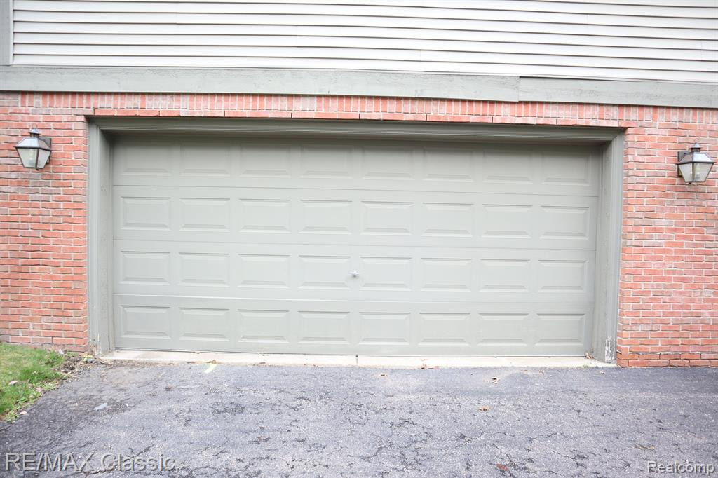 28522 CARLTON WAY Drive, Novi, MI 48377 — Photo 21