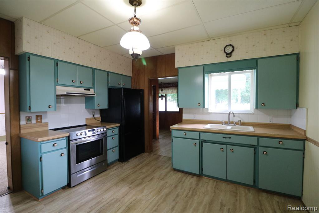 211 W MAIN Street, Otisville, MI 48463 — Photo 7