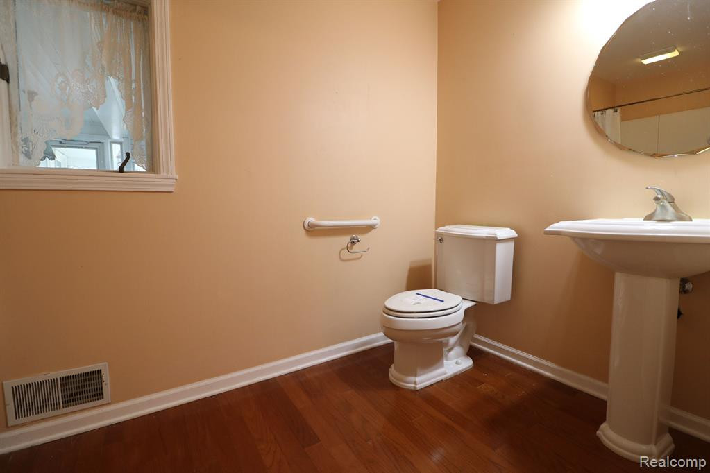 211 W MAIN Street, Otisville, MI 48463 — Photo 11
