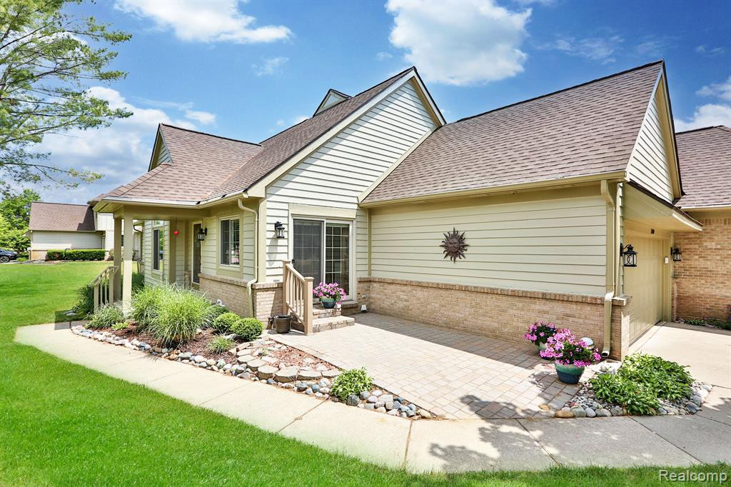 2600 MAPLE FOREST COURT, Unit #11, Wixom, MI 48393 — front exterior