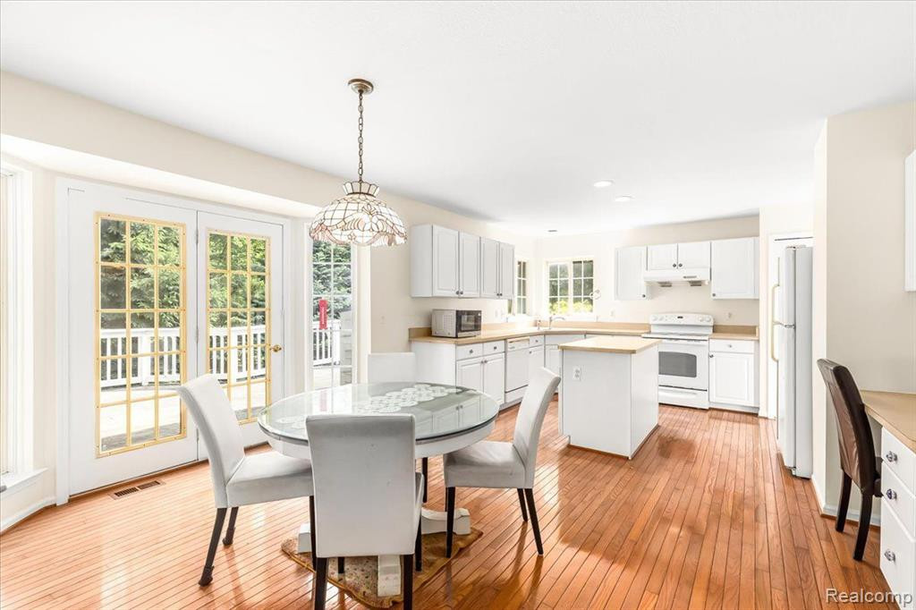 4779 RIDGESIDE Court, Ann Arbor, MI 48105 — Photo 5