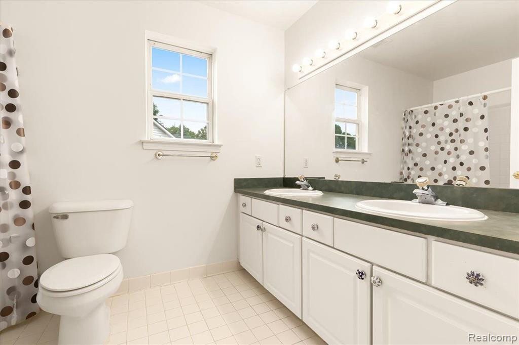 4779 RIDGESIDE Court, Ann Arbor, MI 48105 — Photo 10
