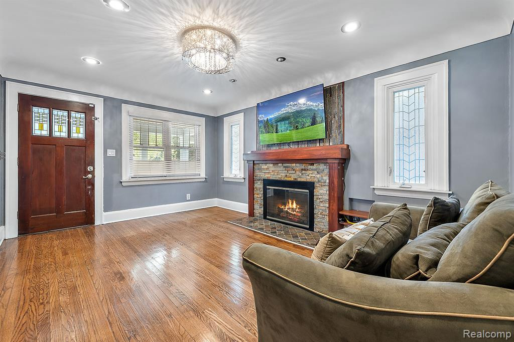 615 E 5TH Street, Royal Oak, MI 48067 — Photo 8