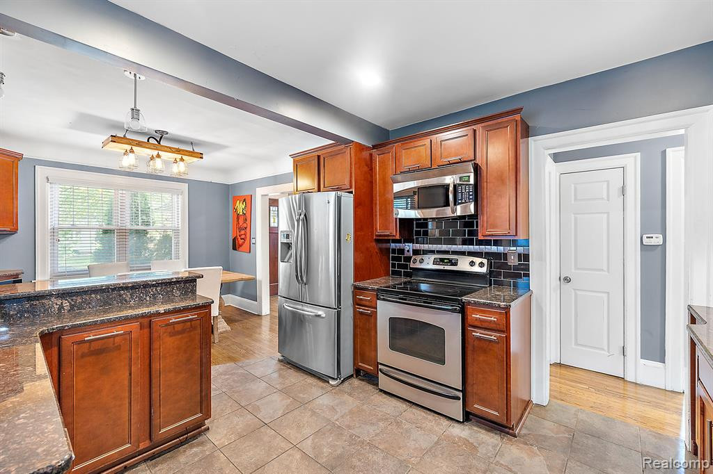 615 E 5TH Street, Royal Oak, MI 48067 — Photo 11