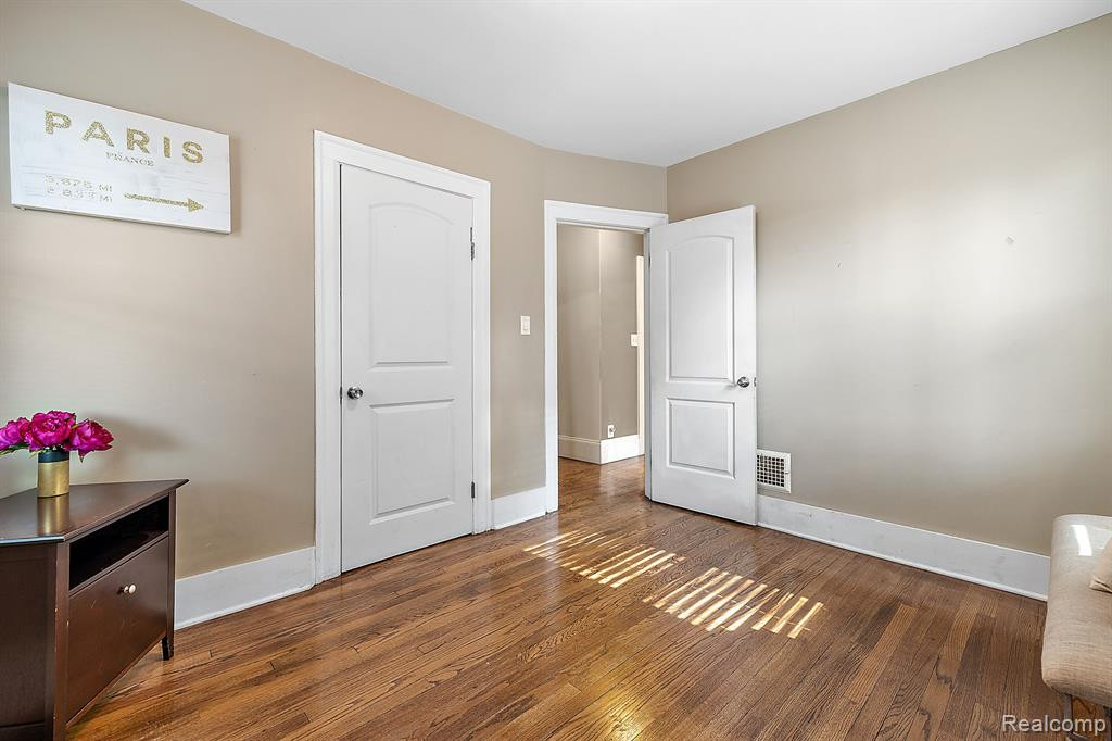 615 E 5TH Street, Royal Oak, MI 48067 — Photo 18