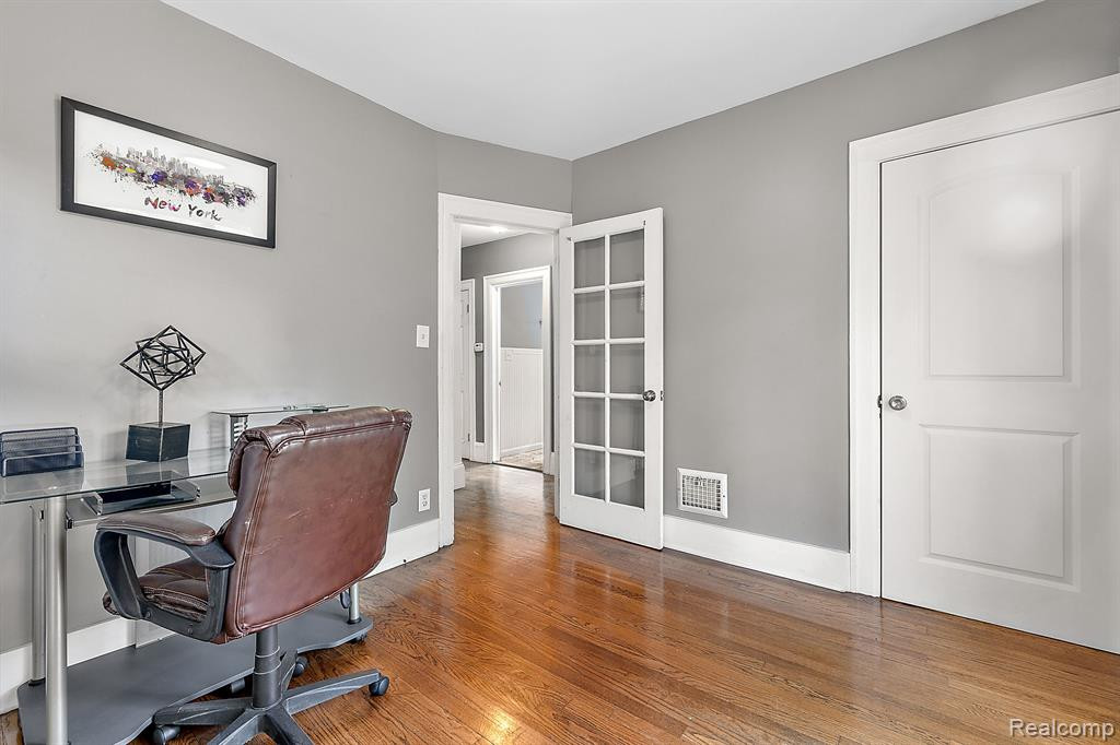 615 E 5TH Street, Royal Oak, MI 48067 — Photo 19
