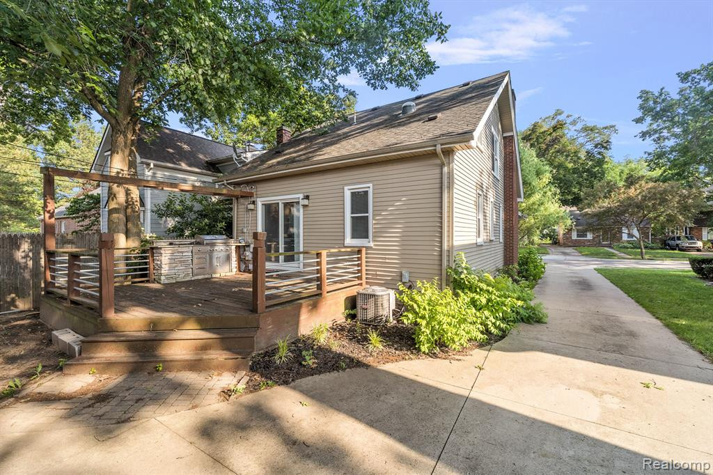 615 E 5TH Street, Royal Oak, MI 48067 — Photo 37