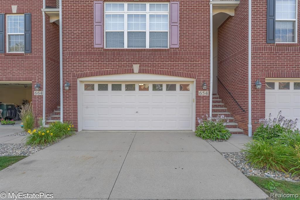 654 CHERRY ORCHARD Road, Canton, MI 48188 — Photo 2
