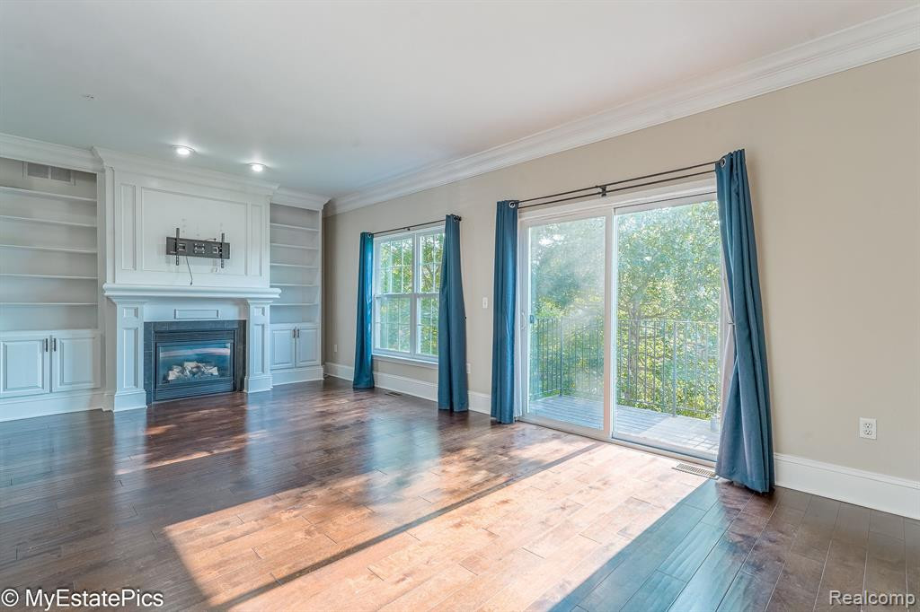 654 CHERRY ORCHARD Road, Canton, MI 48188 — Photo 7