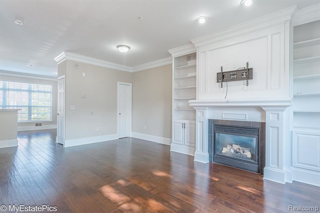 654 CHERRY ORCHARD Road, Canton, MI 48188 — Photo 12