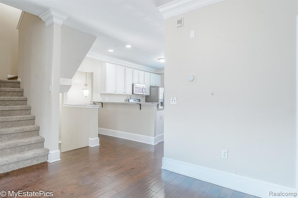 654 CHERRY ORCHARD Road, Canton, MI 48188 — Photo 13
