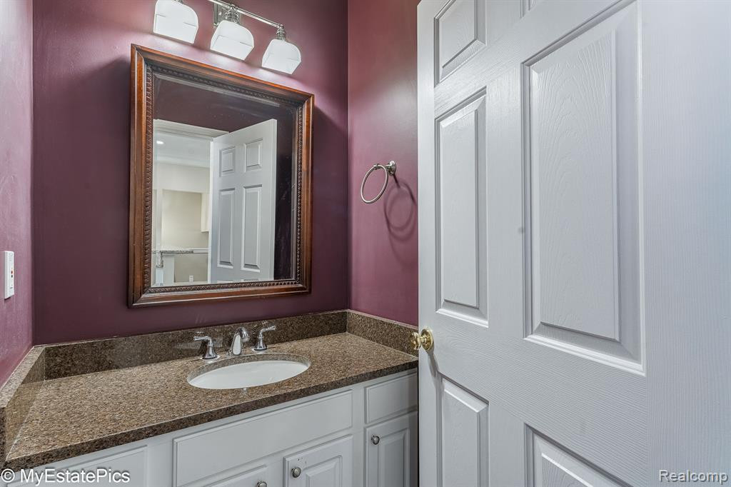 654 CHERRY ORCHARD Road, Canton, MI 48188 — Photo 25