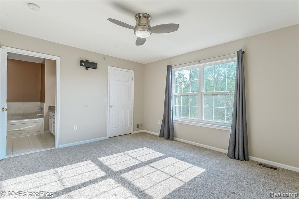 654 CHERRY ORCHARD Road, Canton, MI 48188 — Photo 36