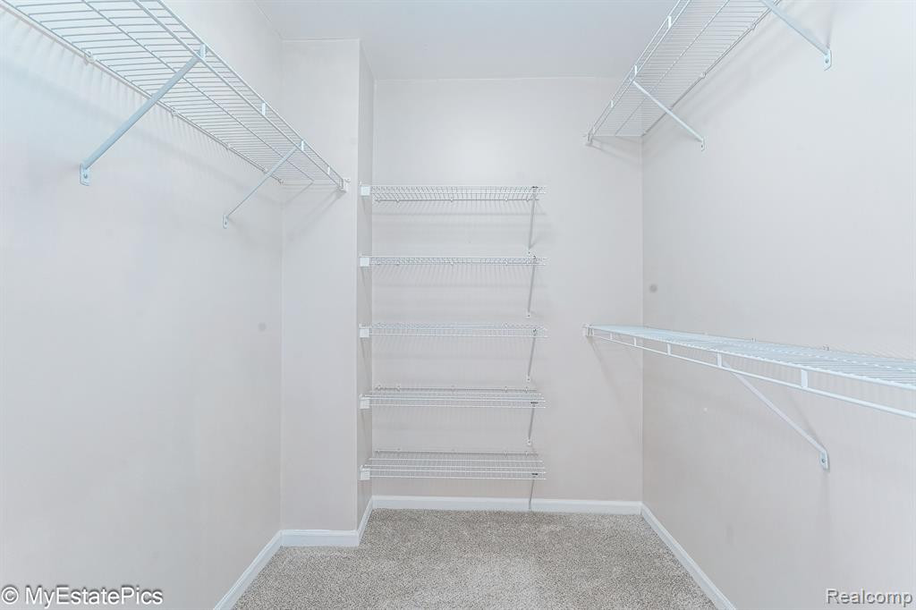 654 CHERRY ORCHARD Road, Canton, MI 48188 — Photo 38