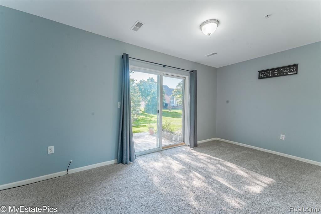654 CHERRY ORCHARD Road, Canton, MI 48188 — Photo 39