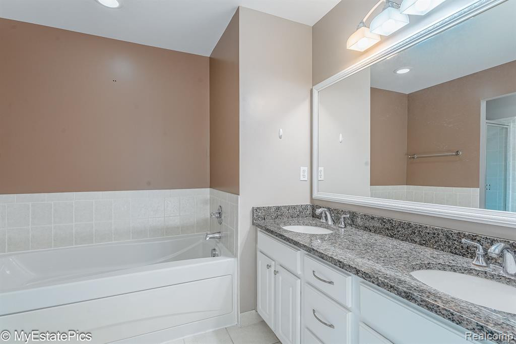 654 CHERRY ORCHARD Road, Canton, MI 48188 — Photo 41