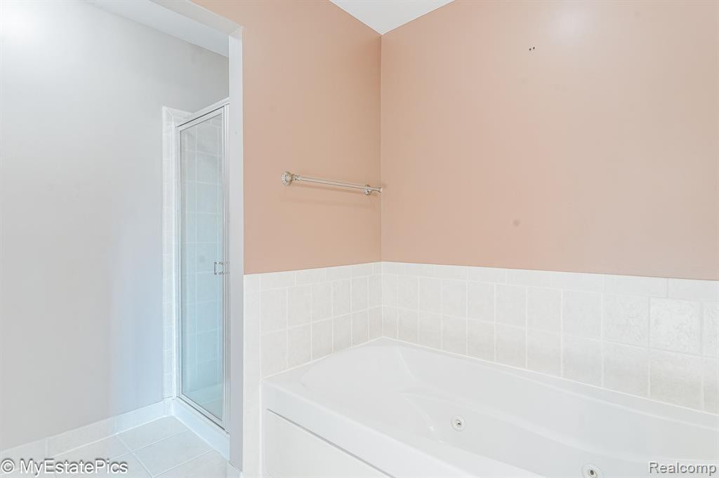 654 CHERRY ORCHARD Road, Canton, MI 48188 — Photo 42