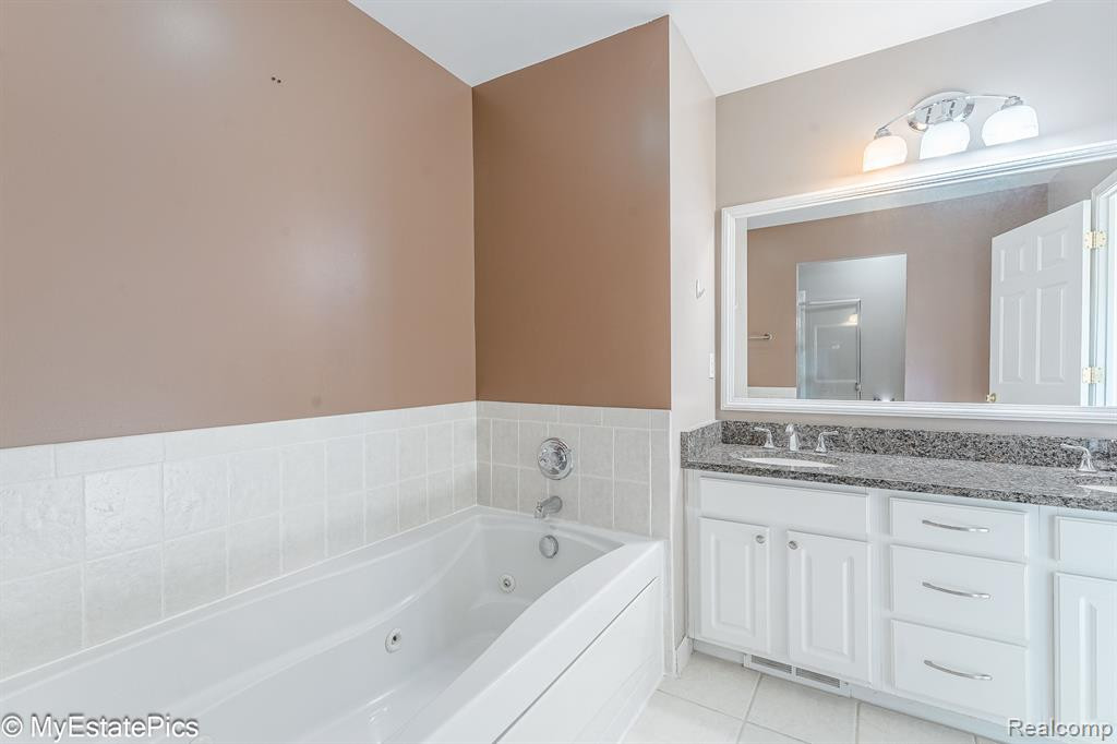 654 CHERRY ORCHARD Road, Canton, MI 48188 — Photo 43
