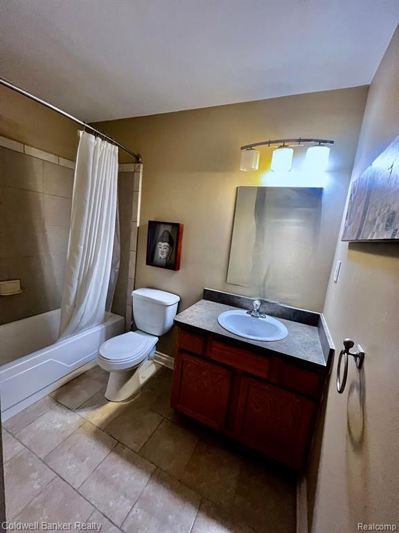 1840 COLONIAL VILLAGE Way, 1, Waterford, MI 48328 — Photo 11