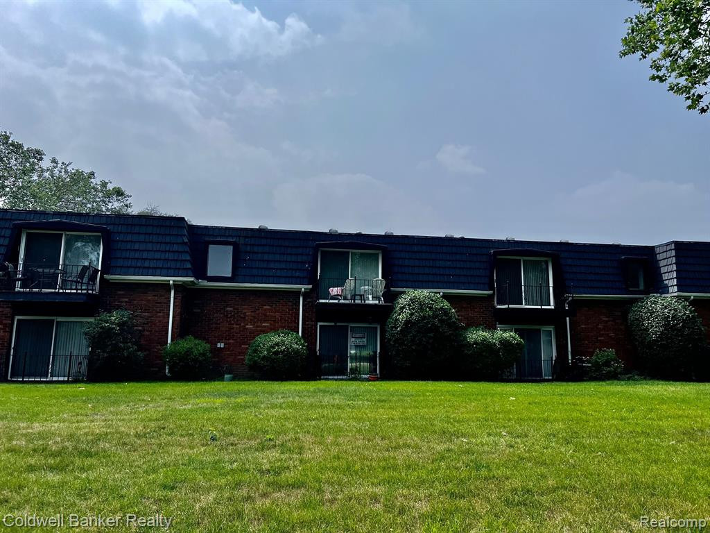 1840 COLONIAL VILLAGE Way, 1, Waterford, MI 48328 — Photo 16