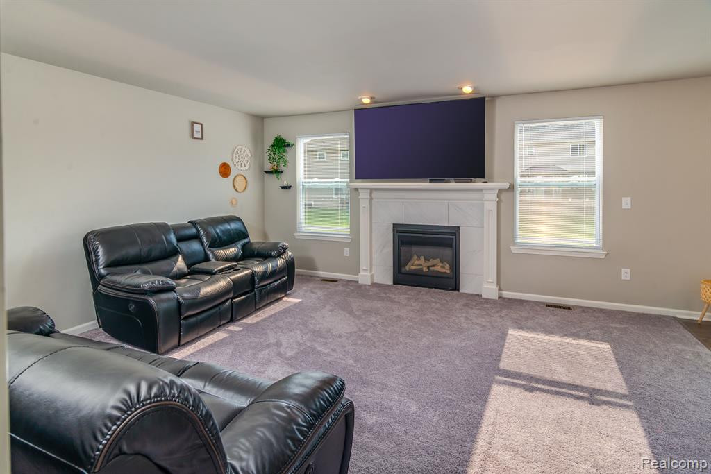 42892 FREDERICK, Belleville, MI 48111 — Photo 6