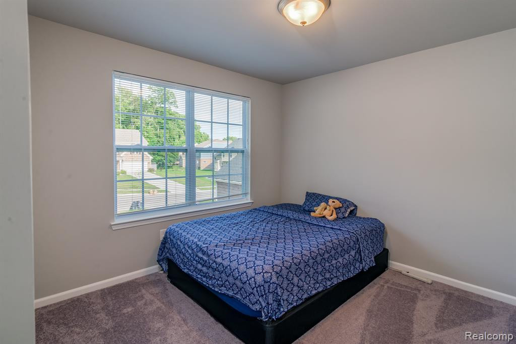 42892 FREDERICK, Belleville, MI 48111 — Photo 17