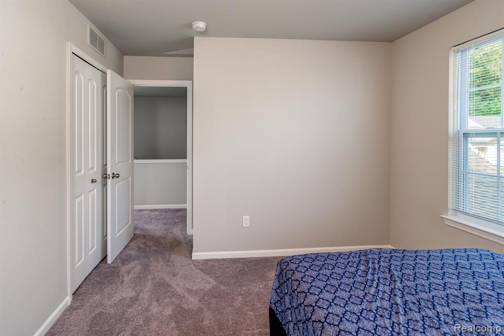42892 FREDERICK, Belleville, MI 48111 — Photo 18
