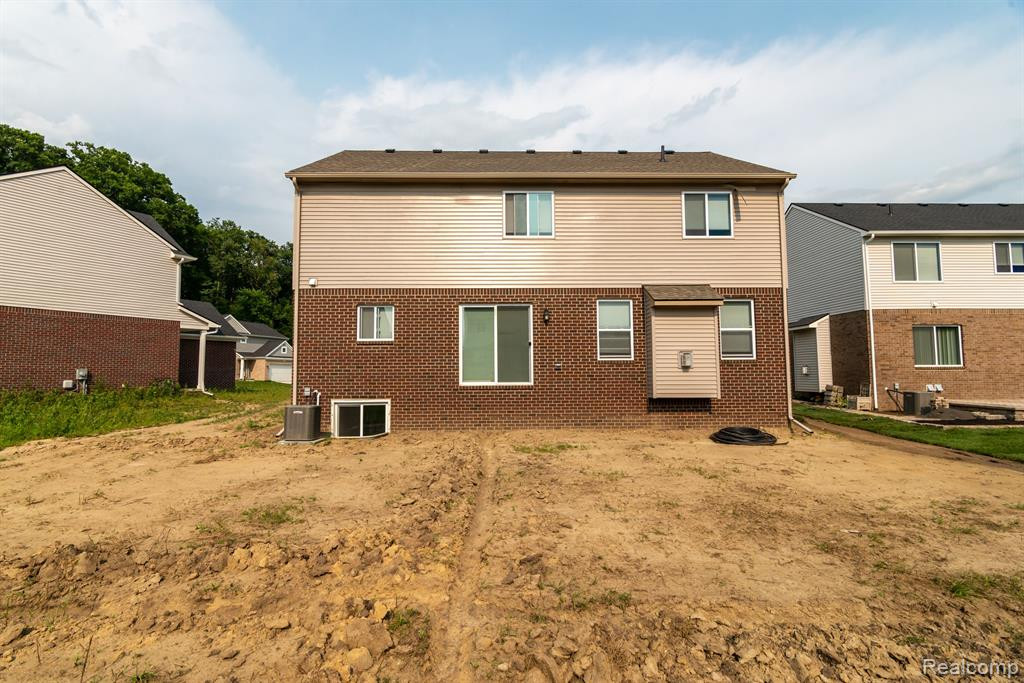 42892 FREDERICK, Belleville, MI 48111 — Photo 29