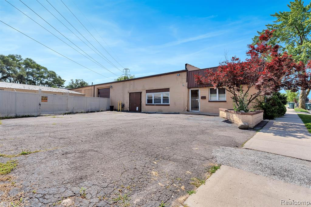 5940 CALHOUN Street, Dearborn, MI 48126 — Photo 8