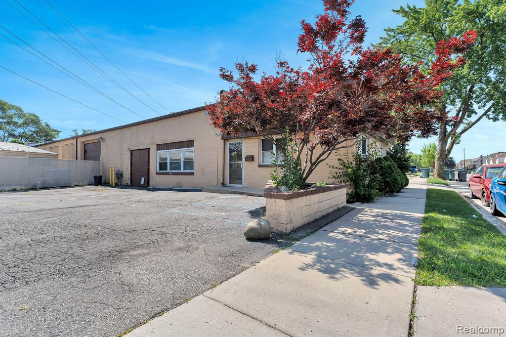 5940 CALHOUN Street, Dearborn, MI 48126 — Photo 9