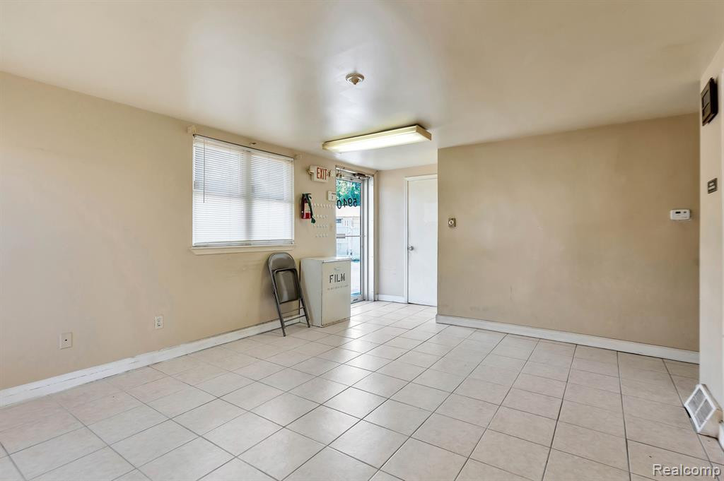5940 CALHOUN Street, Dearborn, MI 48126 — Photo 14